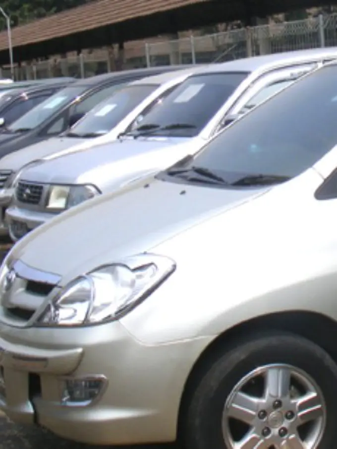 Gadis 21 tahun beli mobil