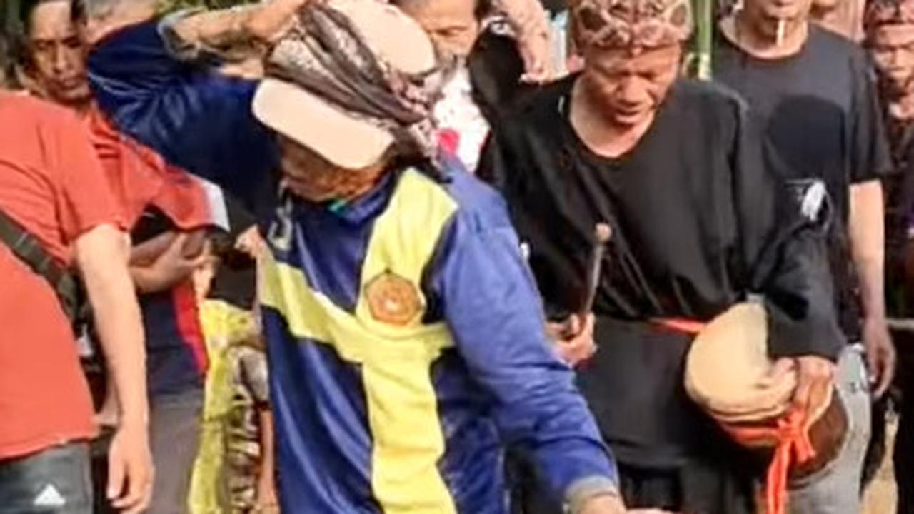 Uniknya Tradisi Khitan di Salawu Tasikmalaya, Warga Keliling Kampung Sambil Menabuh Angklung