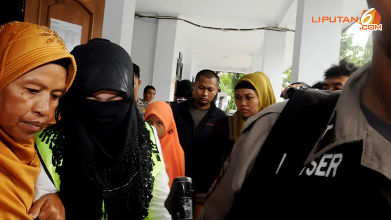 neneng-sidang-4-130917d.jpg