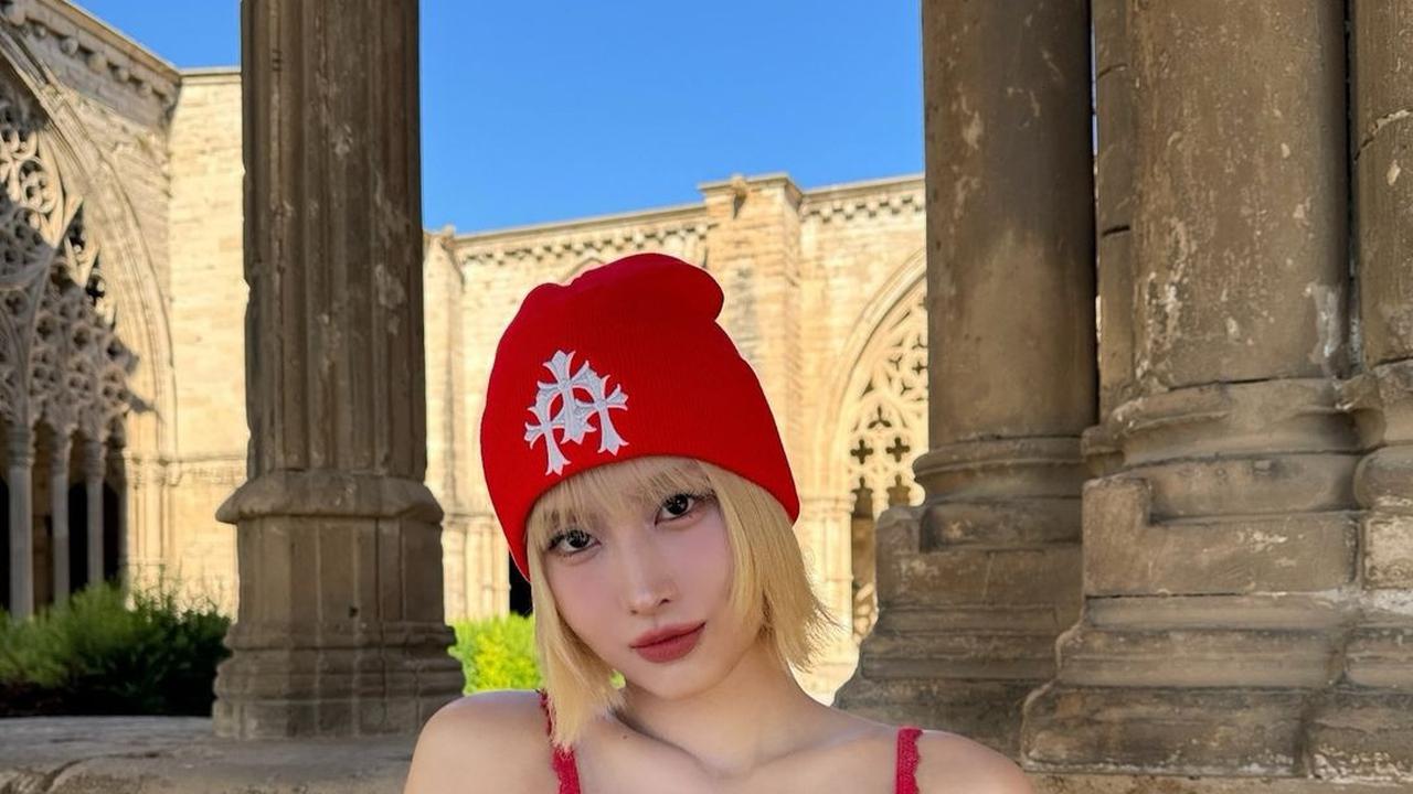 Punya Tubuh Inverted Triangle, Ini Cara Diet Momo Twice - Imbangi dengan Olahraga