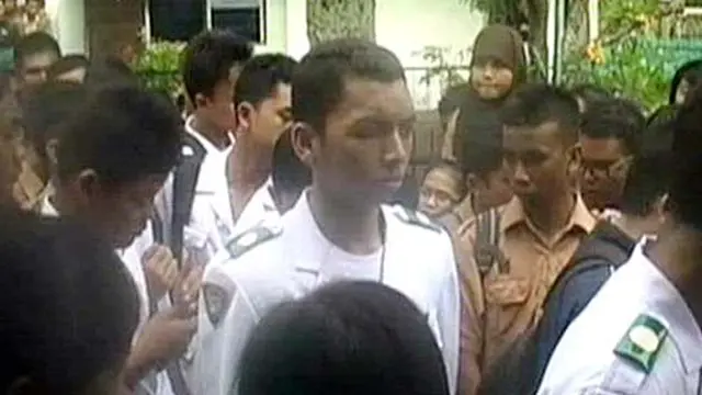 Duka Rekan Anggota Paskibra Korban Bus Terjang Jurang