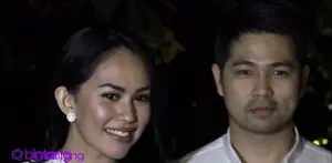 Belakangan ini Kartika Putri dikabarkan dekat dengan pria bule yang terlihat dari foto-foto di media sosial. Meskipun tidak mengakui foto tersebut, Kartika Putri mengaku memang menyukai pria-pria metroseksual yang terlihat bersih.