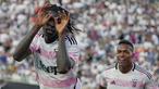 Pemain Juventus, Moise Kean mencetak gol pertama ke gawang Real Madrid pada laga uji coba pramusim di Camping World Stadium, Orlando, Florida, Amerika Serikat, Kamis (03/08/2023) WIB. (AP Photo/John Raoux)