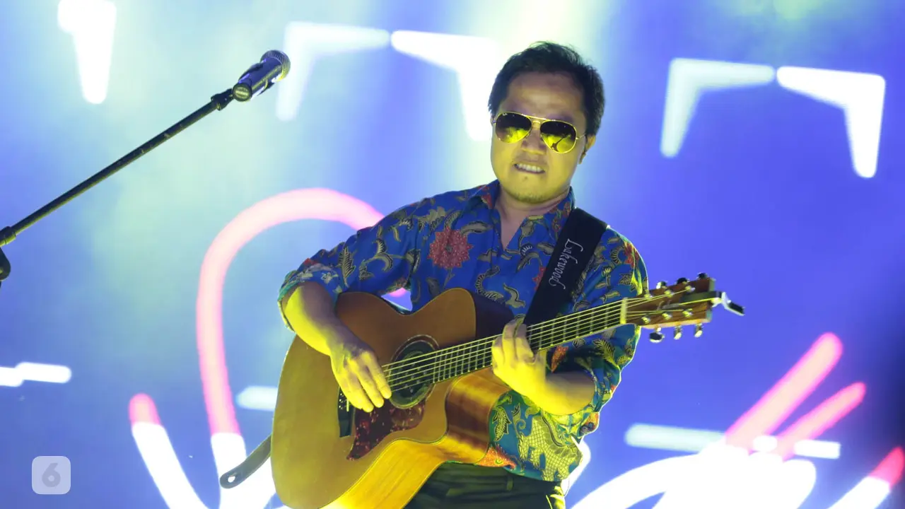 [Bintang] Sandhy Sondoro