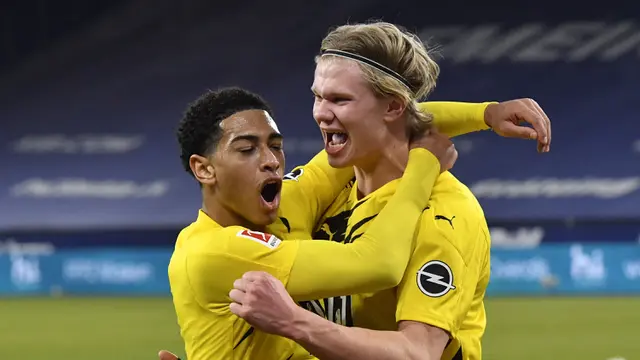 FOTO: Erling Haaland Cetak Brace, Dortmund Lumat Schalke 4-0 - Erling Haaland; Jude Bellingham