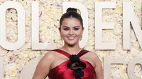 Selena Gomez dalam Golden Globes 2024. (Jordan Strauss/Invision/AP)