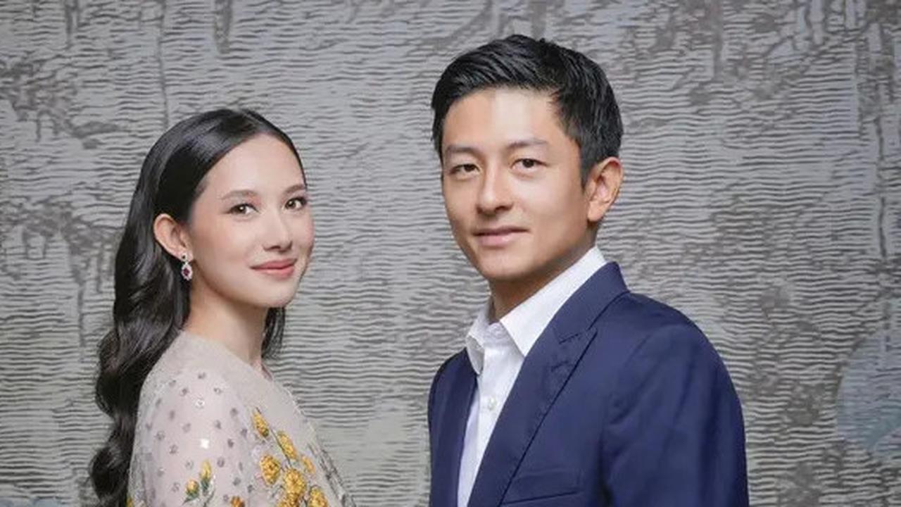 Romantisnya Foto Prewedding Sederhana Ala Rio Haryanto dan Athasyia Papadimitriou, Ada yang Pakai Helm Manor Racing