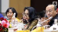 Menteri PPPA I Gusti Ayu Bintang Darmavati saat mengikuti rapat kerja dengan komisi VIII DPR di Kompleks Parlemen, Senayan, Jakarta, Rabu (13/11). Rapat membahas lima program prioritasnya untuk periode 2019-2024 Salah satuny kelanjutan RUU P-KS. (Liputan6.com/Johan Tallo)