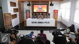 Suasana ruangan saat Kadivhumas Mabes Polri Boy Ralfi Amar memberikan keterangan terkait dugaan upaya makar pada agenda demonstrasi 211 di Mabes Polri, Jakarta, Sabtu (03/12/2016). (Liputan6.com/Faizal Fanani)