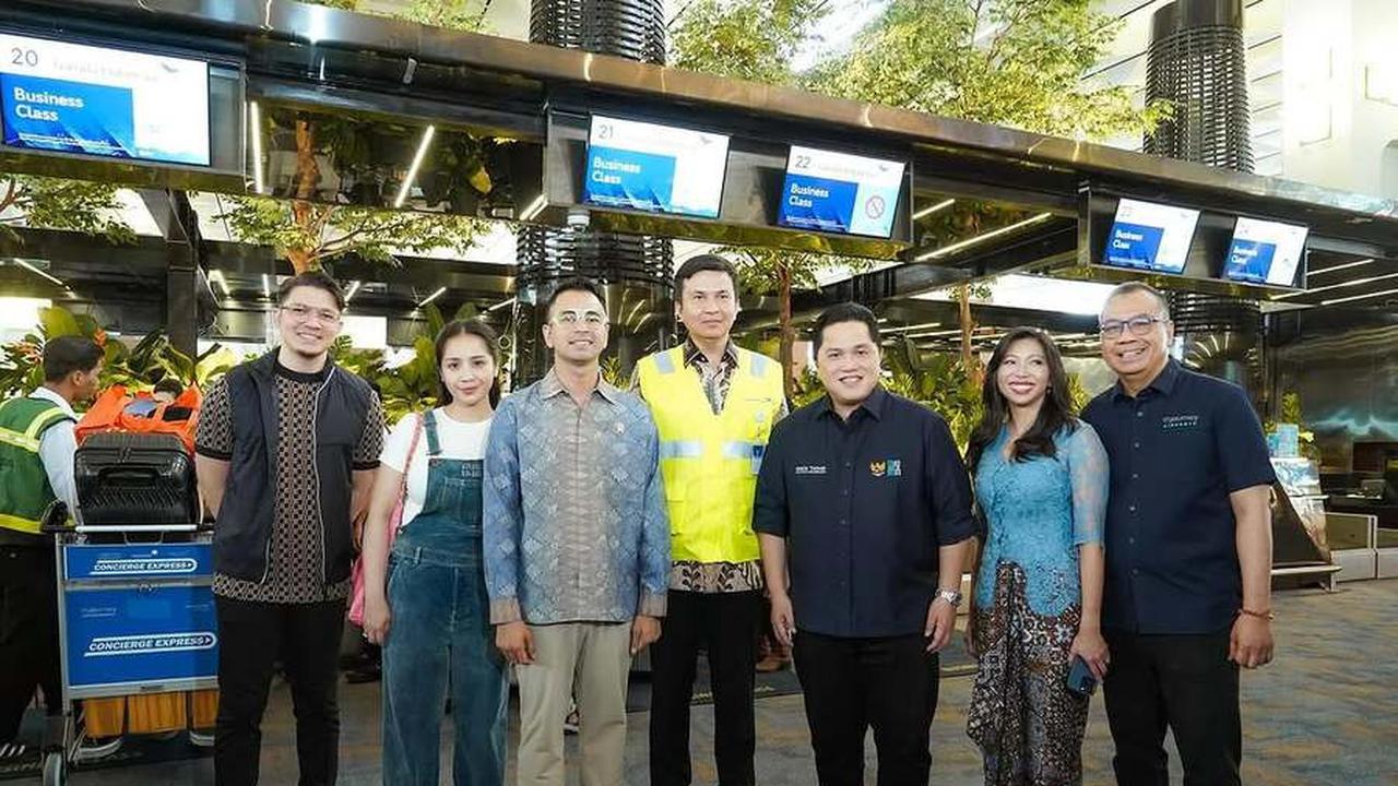 7 Potret Nagita Slavina Ikut Raffi Ahmad Dampingi Menteri BUMN, Netizen Ribut Soal Baju Kodok
