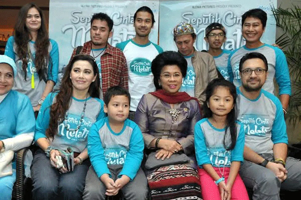 Pemain film seputih cinta melati dan Linda Agum Gumelar