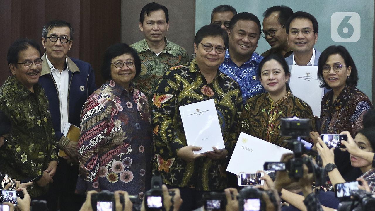 Pemerintah Serahkan Draft RUU Omnibus Law