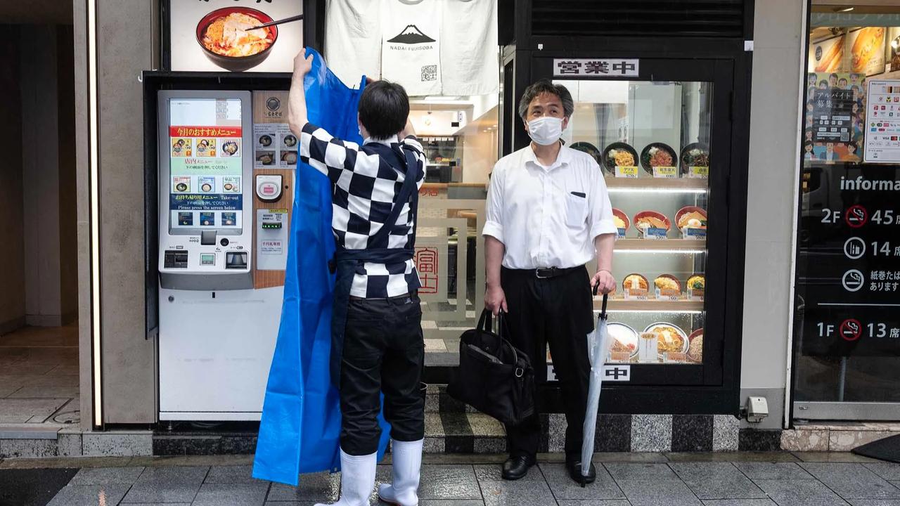 FOTO: Badai Jangmi Landa Jepang.  Ribuan Warga Diminta Mengungsi