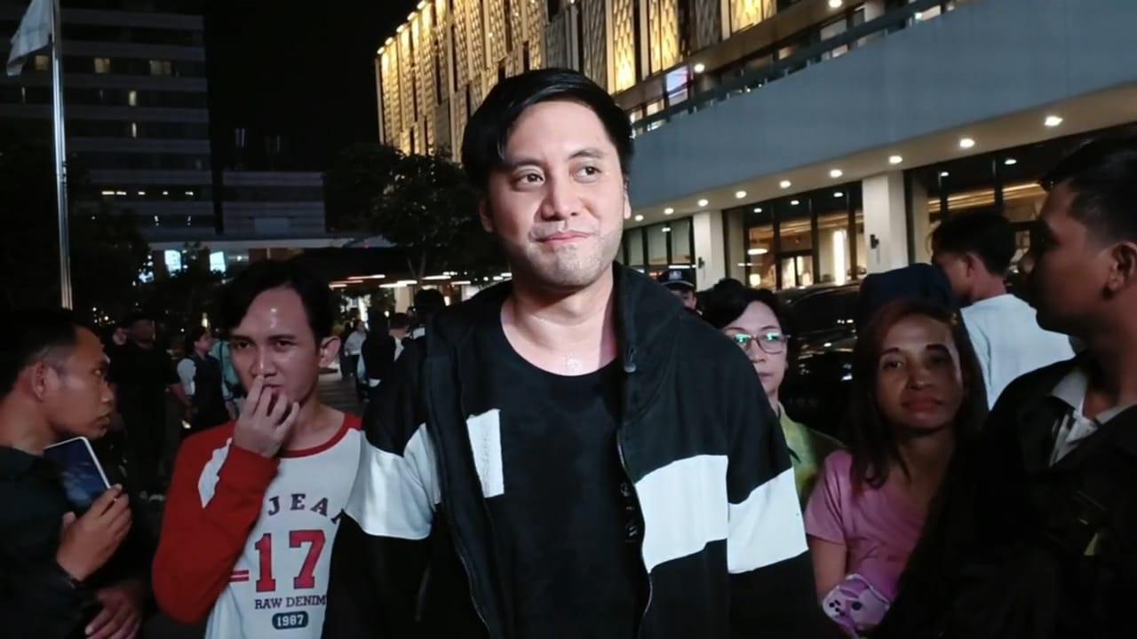 Kevin Aprilio tengah menikmati perannya sebagai seorang ayah.