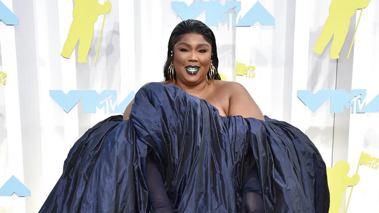 Lizzo di MTV VMA 2022. (Evan Agostini/Invision/AP)