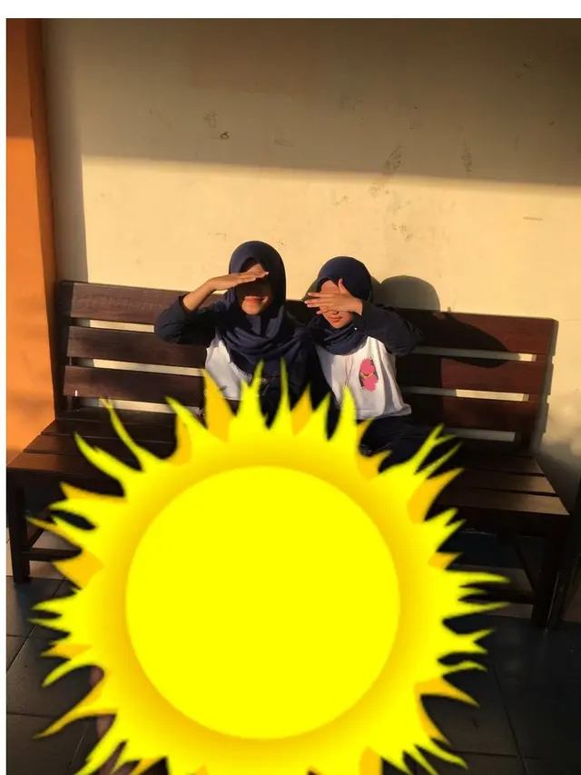 Wanita Ini Minta Diedit Foto Agar Hilangkan Bola, 6 Hasilnya Bikin Cengengesan