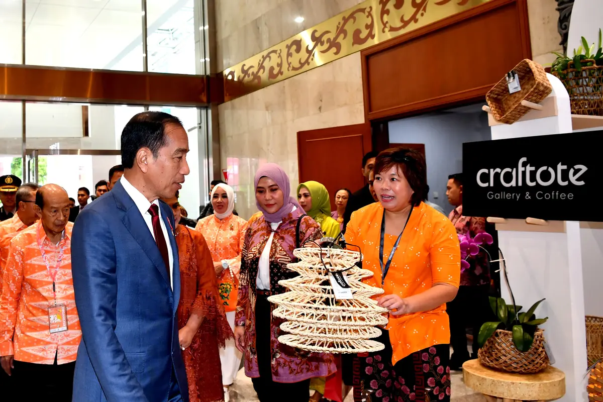 PT Jamkrindo mempromosikan UMKM binaannya di ajang pameran kerajinan tangan terbesar dan terlengkap di Asia Tenggara , International Handicraft Trade Fair atau INACRAFT.