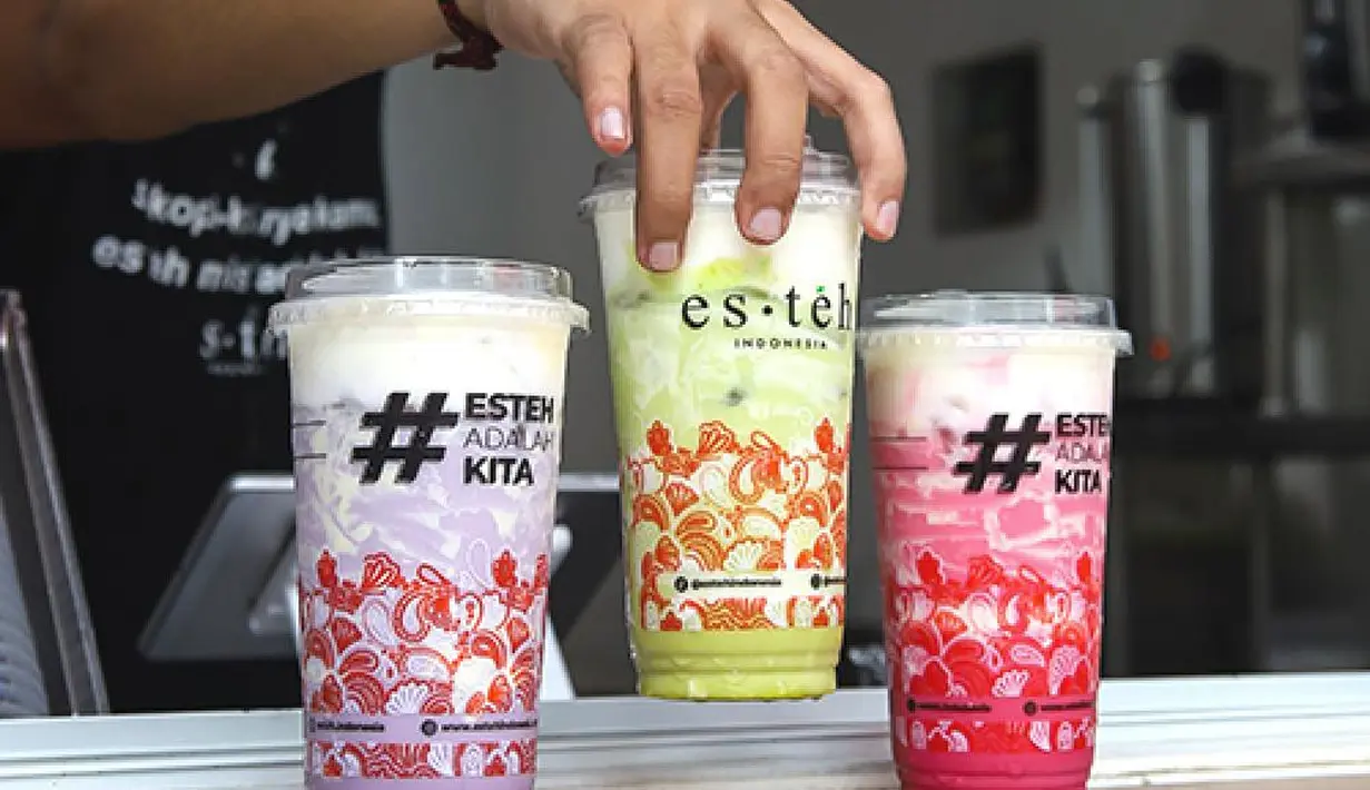 Chizu Red Velvet ini adalah satu dari tiga varian minuman Chizu series yang dimiliki Es Teh Indonesia. Selain Red Velvet, ada juga Taro dan Avocado (ig/estehindonesia)