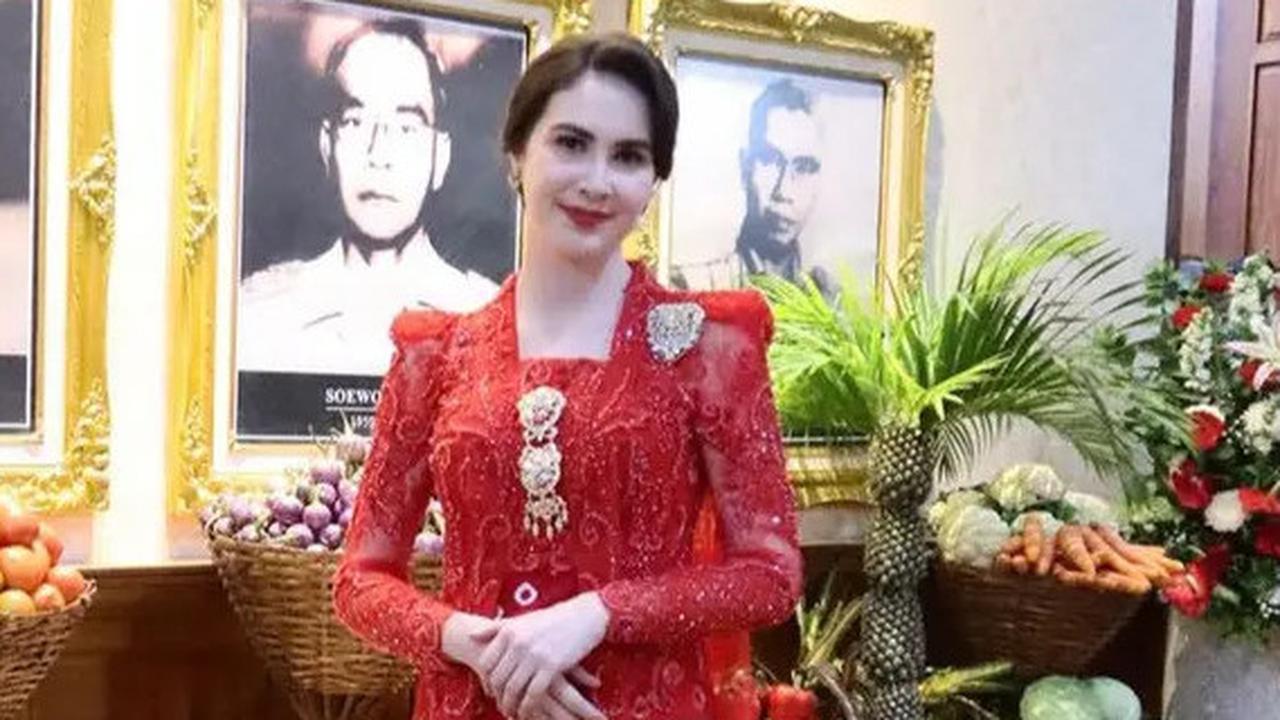 7 Potret Artis Indonesia yang Hidup Sederhana dan Jauh dari Gemerlap Kemewahan, Ada Istri Pejabat