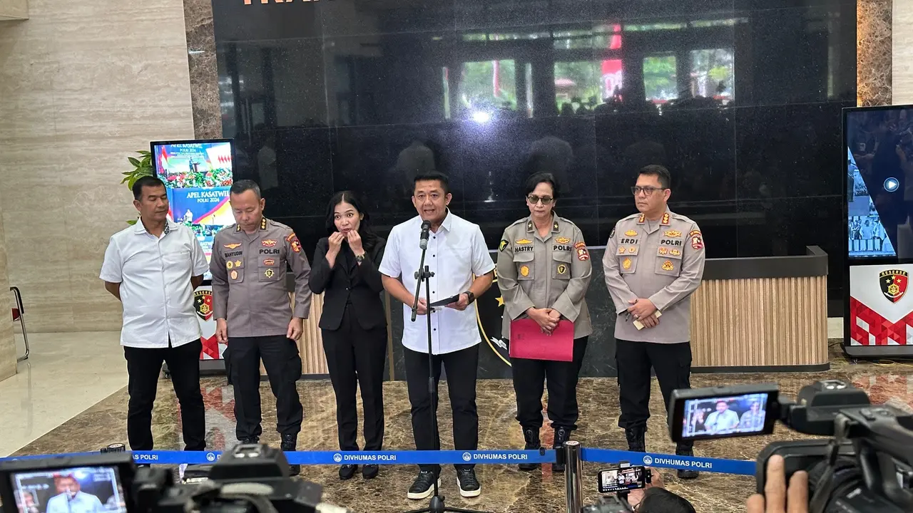 Bareskrim Polri merilis hasil tes DNA anak dari model majalah dewasa Lisa Mariana yang diisukan memiliki hubungan biologis dengan Mantan Gubernur Jawa Barat Ridwan Kamil alias RK.