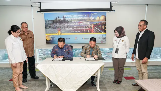 Pertamina Patra Niaga bersama Indo Sino Oil and Gas (ISOG) menandatangani Perjanjian Jual Beli Gas Bumi (PJBG) dari sumber Lapangan Karamba Wilayah Kerja (WK) Wain. (Foto: Pertamina)