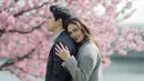 Pilihan Maxime Bouttier untuk Luna Maya merupakan simbol cinta yang tak ternilai. Cincin ini menggunakan Alegria design, yang merupakan desain klasik untuk berlian alami Frank Fire sebagai Signature Branded Diamond dari Frank & co.  [Foto: Instagram/ derai.studio]