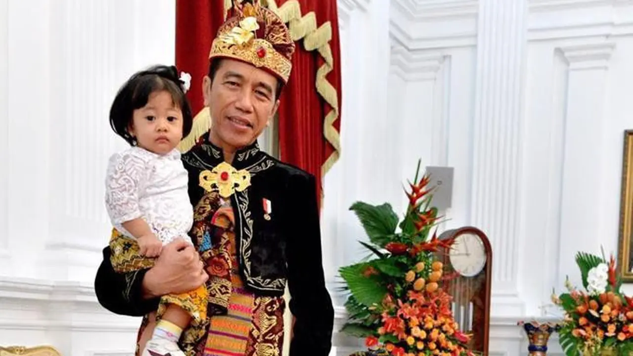 Jokowi Bersama Cucu-cucunya saat Peringatan HUT ke-74 RI