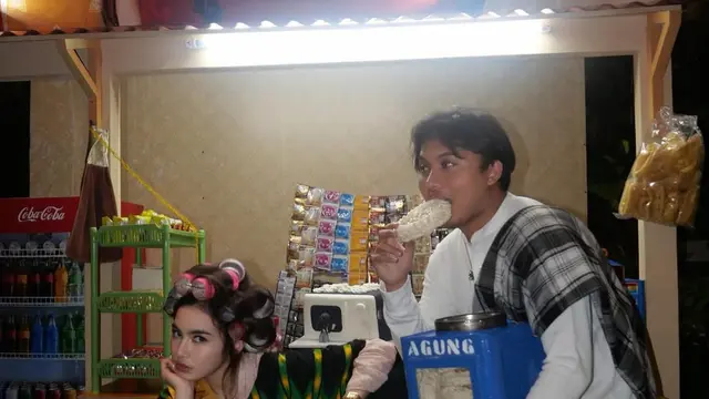 Mahalini Bertransformasi Jadi “Ibu Warung”, Tampil Natural dengan Rol Rambut Saat Rayakan Ulang Tahun ke-26