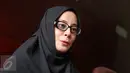 Putri Aisyah Aminah saat jumpa pers di kawasan menteng, Jakarta, Kamis (23/3). Istri Ustad Al Habsyi membeberkan perihal masalah rumah tangganya yang sudah di ujung tanduk. (Liputan6.com/Herman Zakharia)