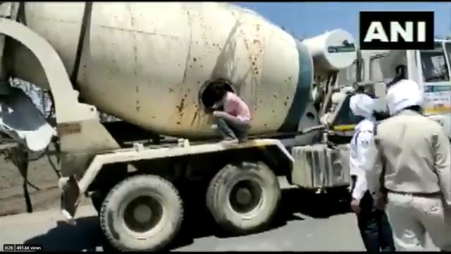 Demi Pulang Kampung Belasan Orang Sembunyi Di Truk Molen Otomotif Liputan6 Com
