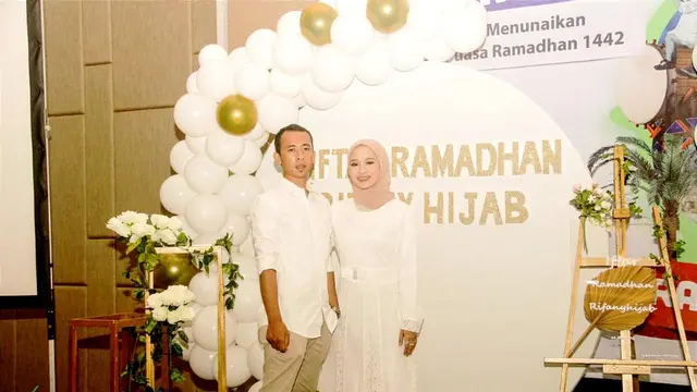 Hany Purnama Asri bersama suami