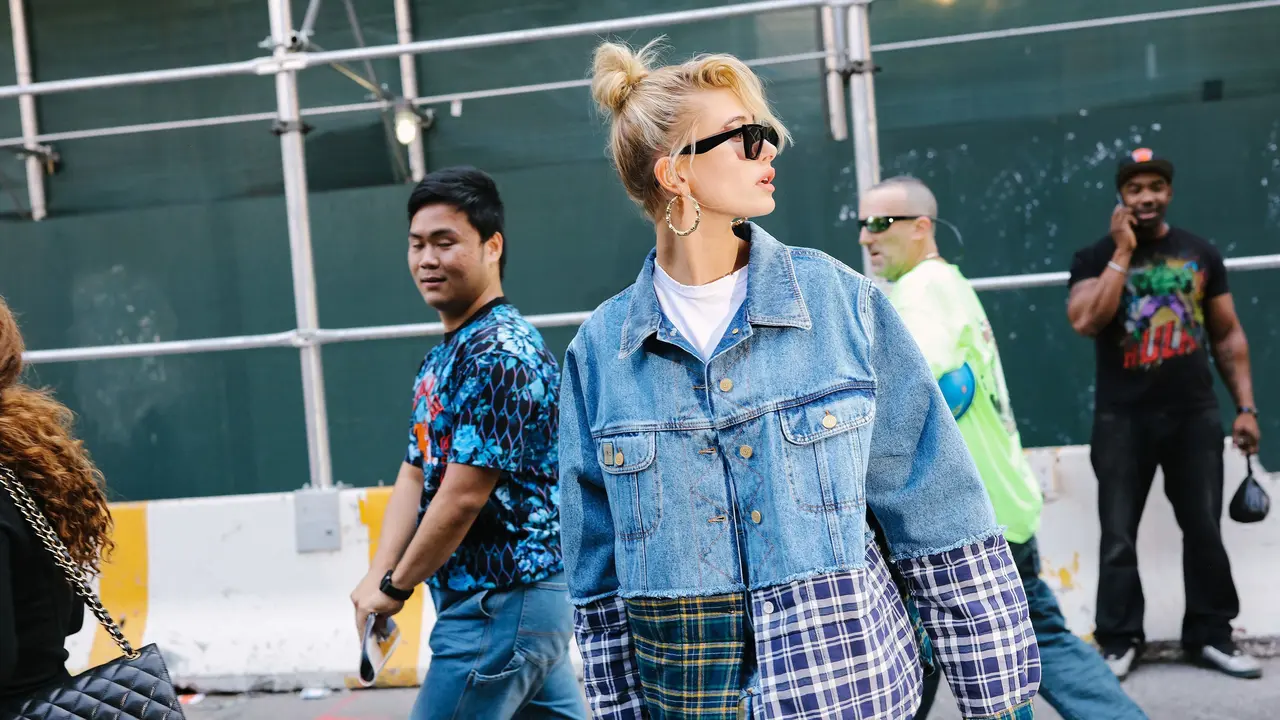 Inspirasi Pakai Jaket Denim dari Para Fashion Editor