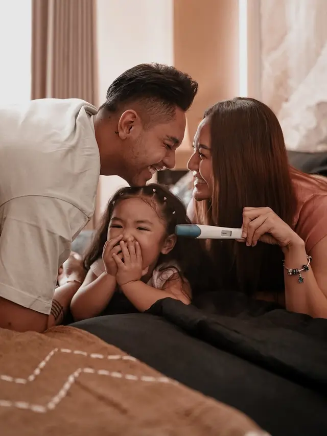 6 Potret Siti Badriah dan Krisjiana Umumkan Hamil Anak Kedua, Xarena Ikut Senang