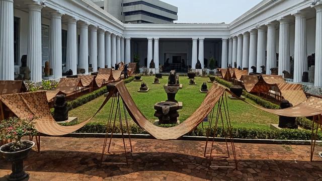 Sambut Hari Batik  Nasional Kain Batik  Sepanjang 74 Meter 