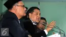 Koordinator Tim Advokasi Pandangan dan Sikap Keagamaan MUI, Ahmad Yani (kedua kiri) memberi keterangan usai pertemuan di Jakarta, Senin (14/11). Yani berharap pemerintah lebih cepat memproses kasus dugaan penistaan agama. (Liputan6.com/Helmi Fithriansyah)