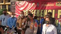 Polres Cirebon Kota merilis hasil penangkapan pelaku pengedar uang palsu. Foto (Istimewa)