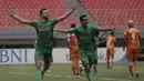 Striker Bhayangkara FC, Ilija Spasojevic, merayakan gol yang dicetaknya ke gawang Borneo FC pada laga Liga 1 Indonesia di Stadion Patriot, Bekasi, Rabu (20/9/2017). Bhayangkara menang 2-1 atas Borneo. (Bola.com/Vitalis Yogi Trisna)