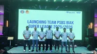 Tim kepelatihan PSBS Biak yang diperkenalkan jelang BRI Super League 2025/2026. (Ana Dewi/Bola.com)
