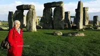 Stonehenge merupakan salah satu objek wisata ikonik yang dimiliki Inggris.