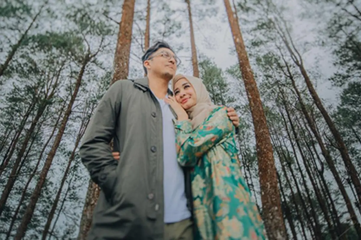 [Bintang] Laudya Cynthia Bella dan Engku Emran