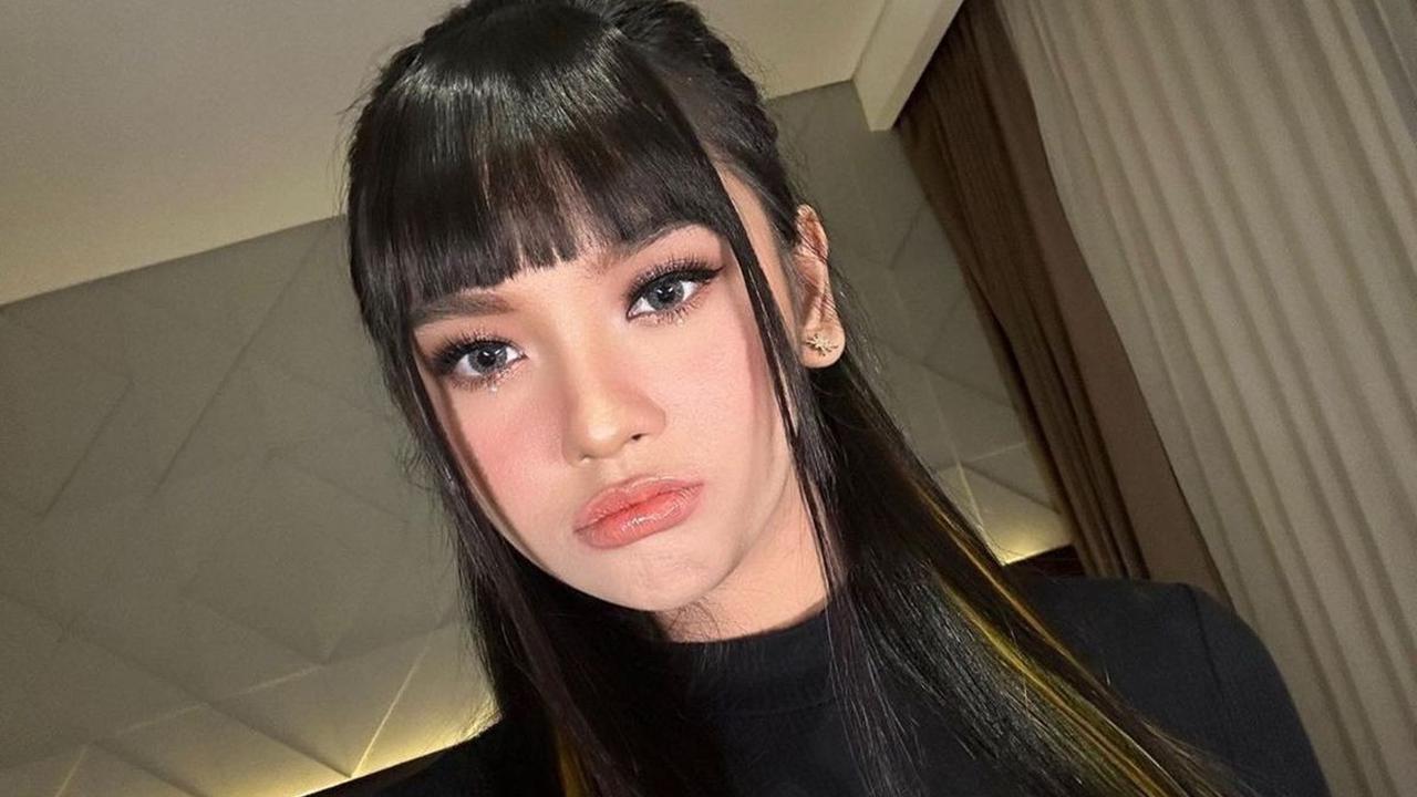 <b>Model Rambut Poni lurus</b><br>