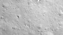 Foto yang diberikan China National Space Administration pada 1 Desember 2020 menunjukkan gambar yang ditangkap kamera wahana antariksa Chang'e-5 saat melakukan pendaratan di Bulan. Selama proses pendaratan, kamera di wahana pendarat berhasil mengambil gambar-gambar area pendaratan. (Xinhua/CNSA)