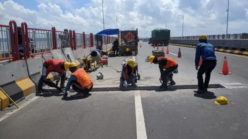 Perawatan Jembatan Suramadu. (Istimewa)