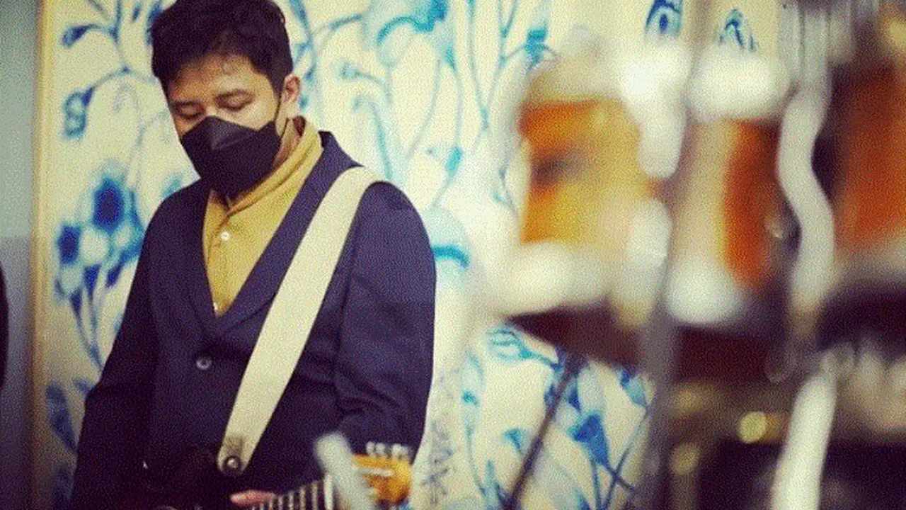 Andrie Bayuajie gitaris band Kahitna