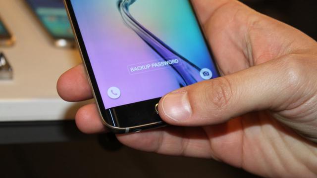 10 Keunggulan Galaxy S6 &amp; S6 Edge yang Bikin Pengguna iPhone Iri