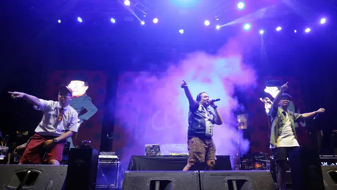 [Fimela] Club Dangdut Racun di Festival 6