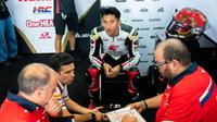 Mario Suryo Aji saat mentas pada Moto2 Thailand 2026 di Sirkuit Buriram. (Honda Team Asia)