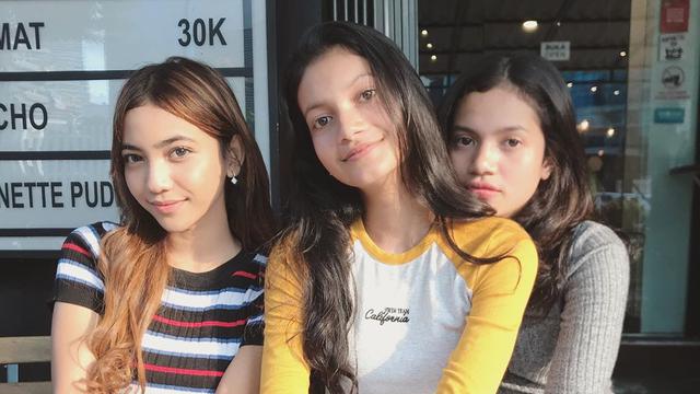 6 Potret Kompak Ratu Sofya 'Dari Jendela SMP' dan Kakaknya, Bak Anak Kembar