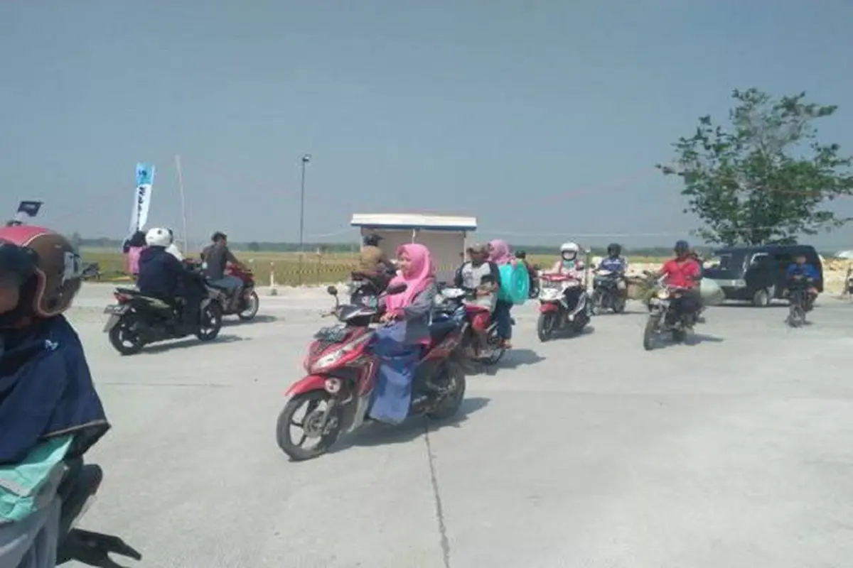 Tol Fungsional Sragen-Ngawi Beroperasi Saat Mudik, Pengemudi Motor Cuek Melintas