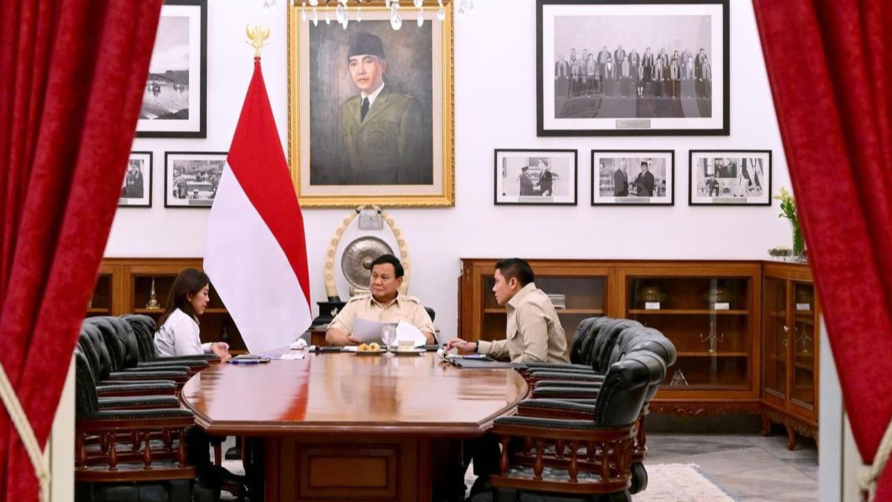 Lindungi Anak-Anak, Pemerintah Bakal Keluarkan Aturan Batas Usia Akses Media Sosial